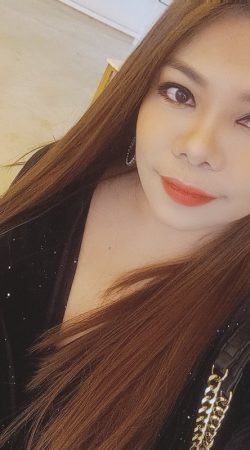 Experience Unforgettable Moments with Momo Fox Tonight