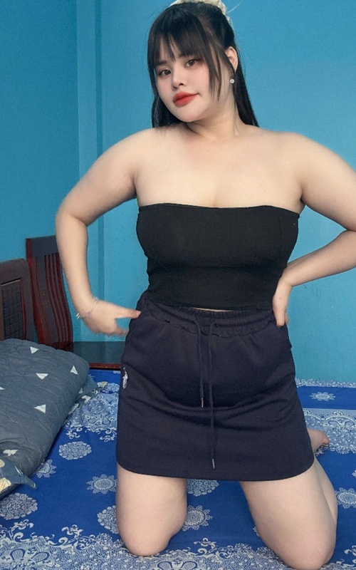 Experience Unforgettable Moments with Ayane Lux by Your Side 2 Mis Fotos