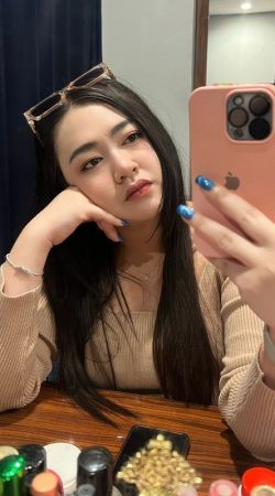 Experience Passion and Elegance with Rei Scarlet