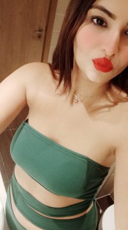 Experience Unforgettable Moments with Rina Dawn's Enchanting Charm