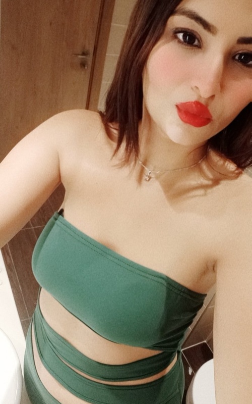 Experience Unforgettable Moments with Rina Dawn’s Enchanting Charm