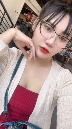 Experience Unforgettable Moments with Lin Phoenix by Your Side